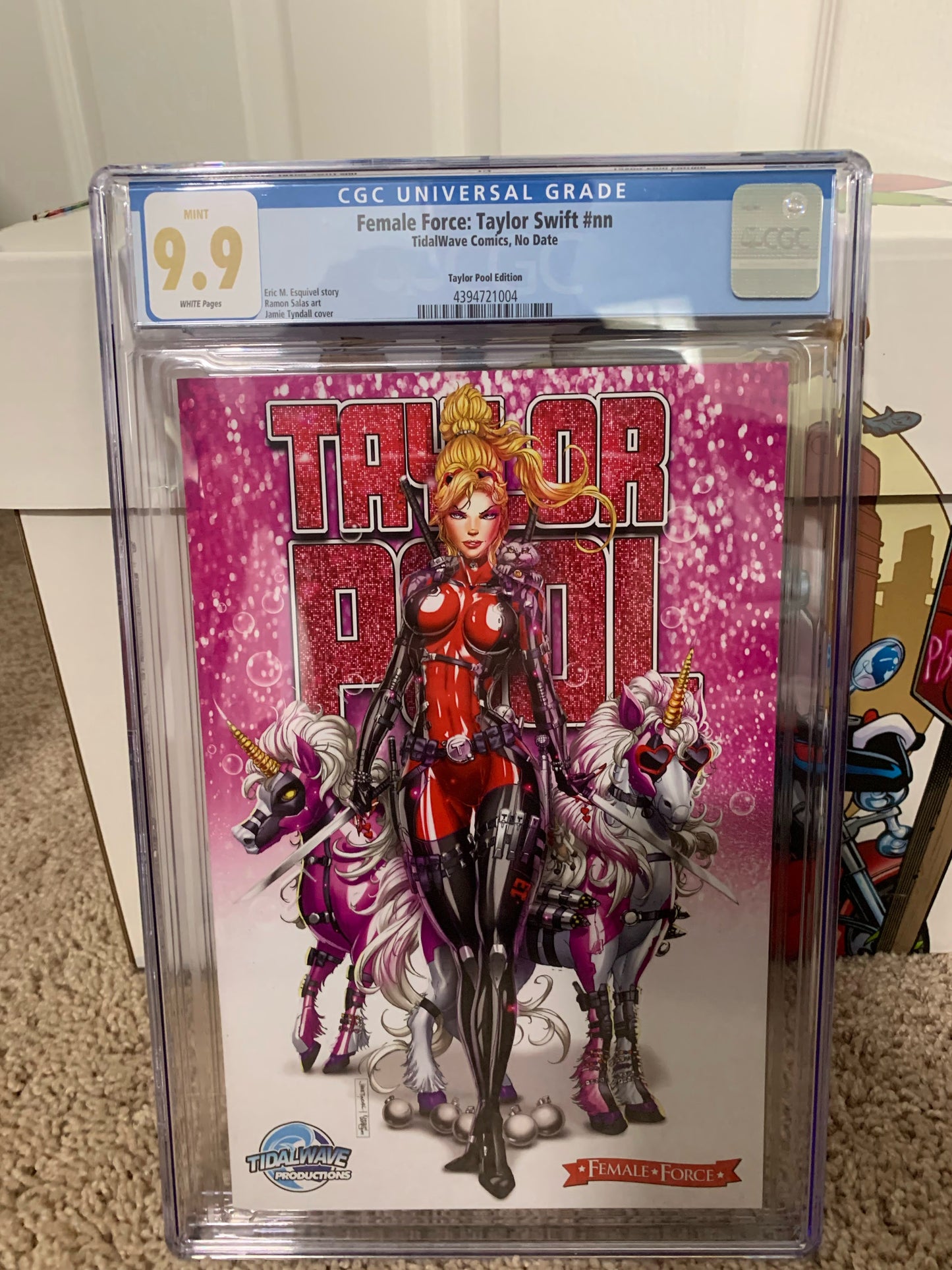 Female Force: Taylor Swift CGC 9.9

Issue #1 - Jaime Tyndall (Limited 1000)